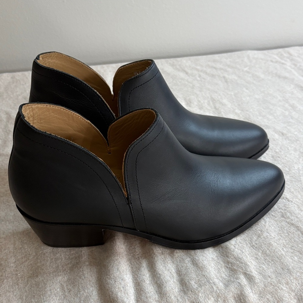 Nisolo Black Leather MIA Everyday Booties-Women’s Size 9
